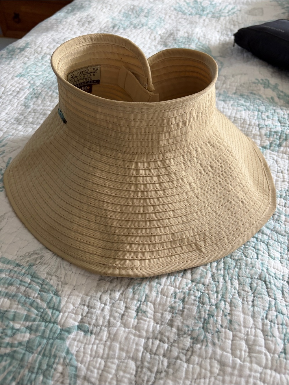 Sun &Sand spf Protective Beige rollup packable brimless hat